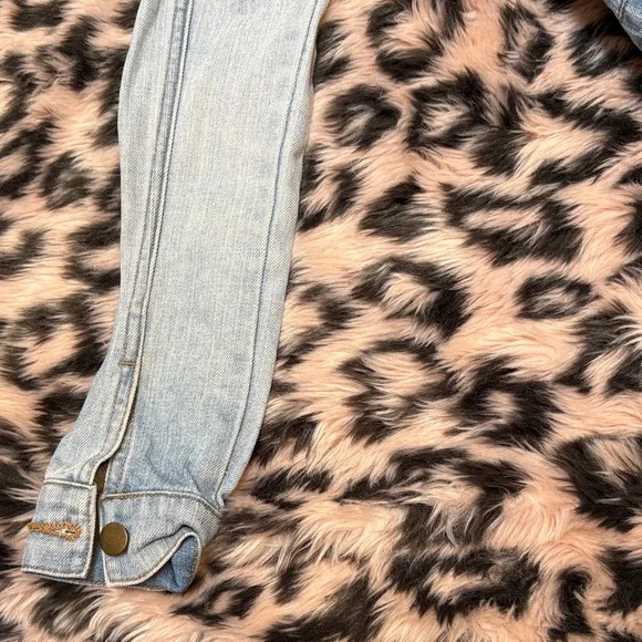 Scarlet Boulevard Light Blue Denim Jacket "The Pod Works" Whale Orca Patchwork - Picture 8 of 9